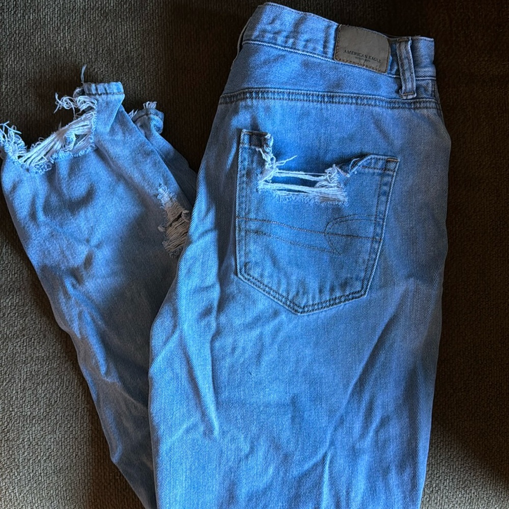 American eagle mom Jean size 6